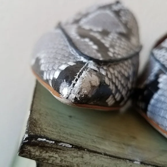 JEFFREY CAMPBELL VIONA LOAFER GREY SNAKE PRINT - Picture 13 of 15